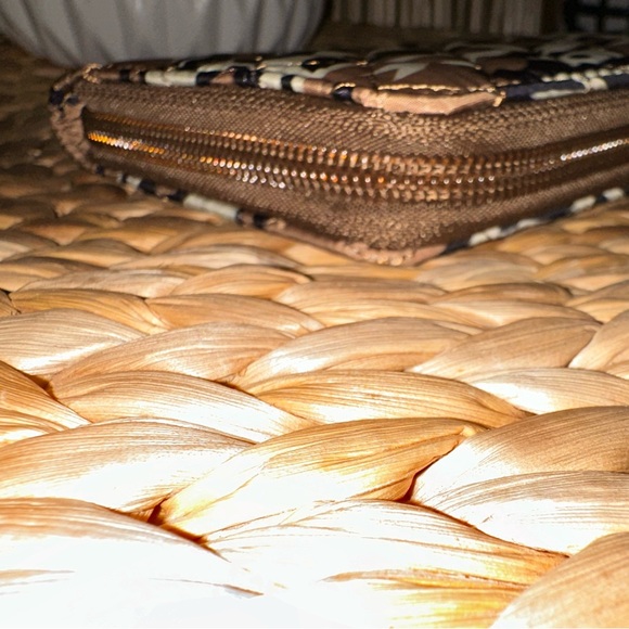 NWT Simply Southern Quilted Phone Wallet in Aztec Print - Picture 5 of 9